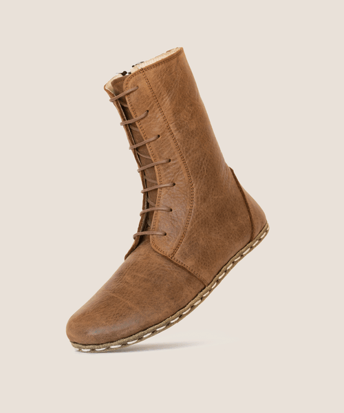 Brown earthing boot for women, waxed pull-up leather, copper rivet sole — detail 2